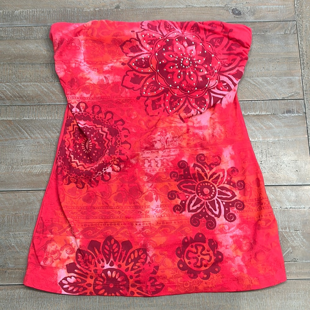 Strapless shirt with elastic bralette built in